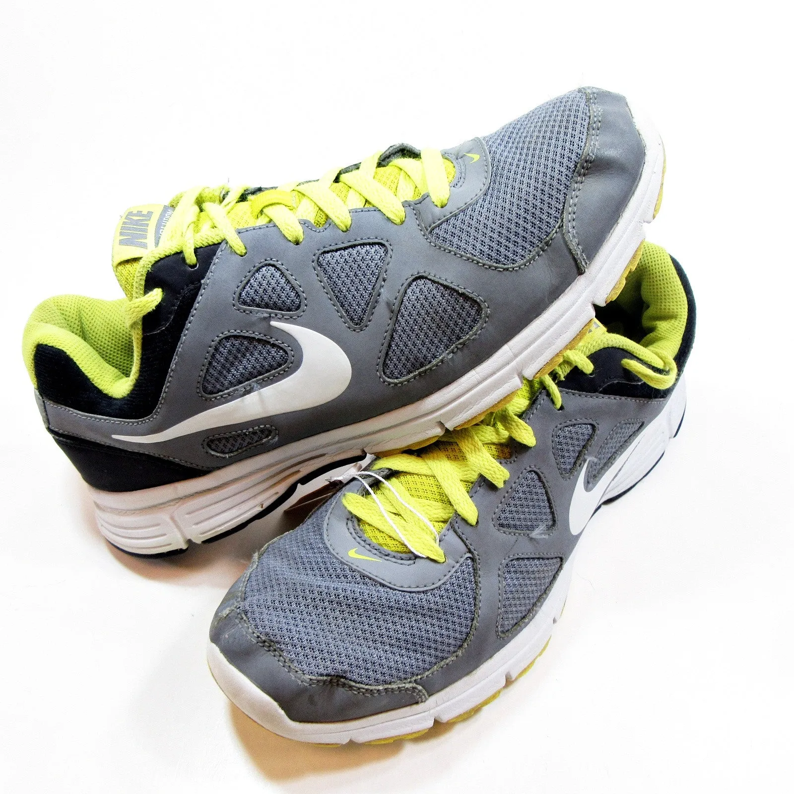 NIKE - Revolution